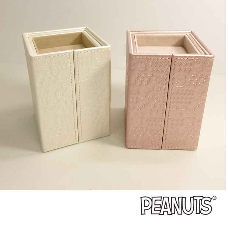 シークレットジュエリーBOX (オフ白/ピンクベージュ） 鍛造の結婚指輪ブランドは日本製のバンビジュエリー